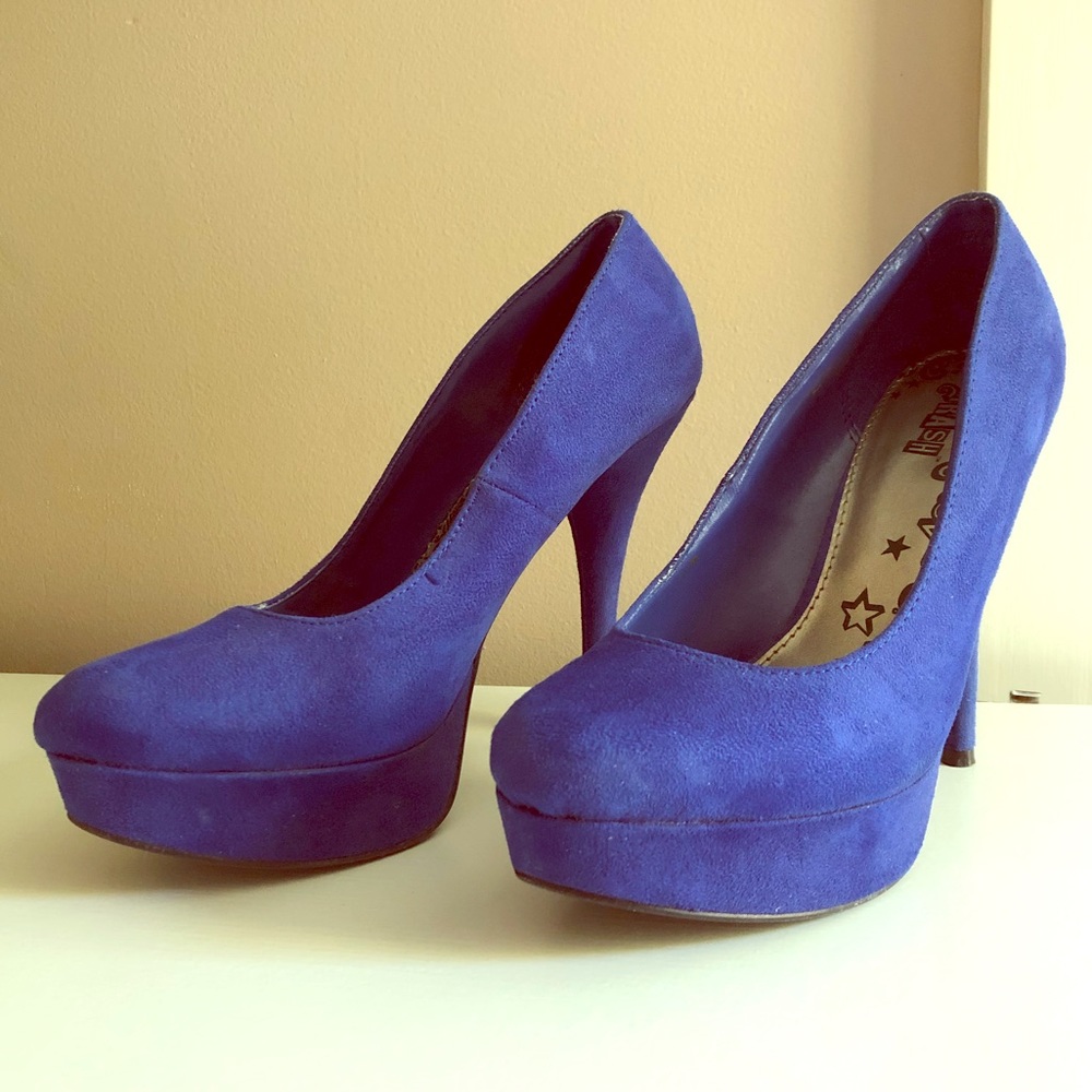 *Final Sale * Bright blue platform pumps